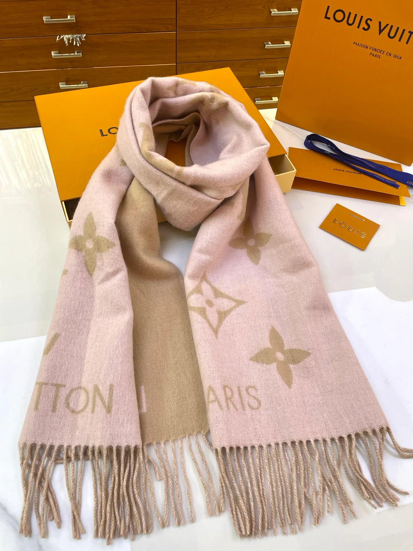 Шарфы Louis Vuitton 2643481