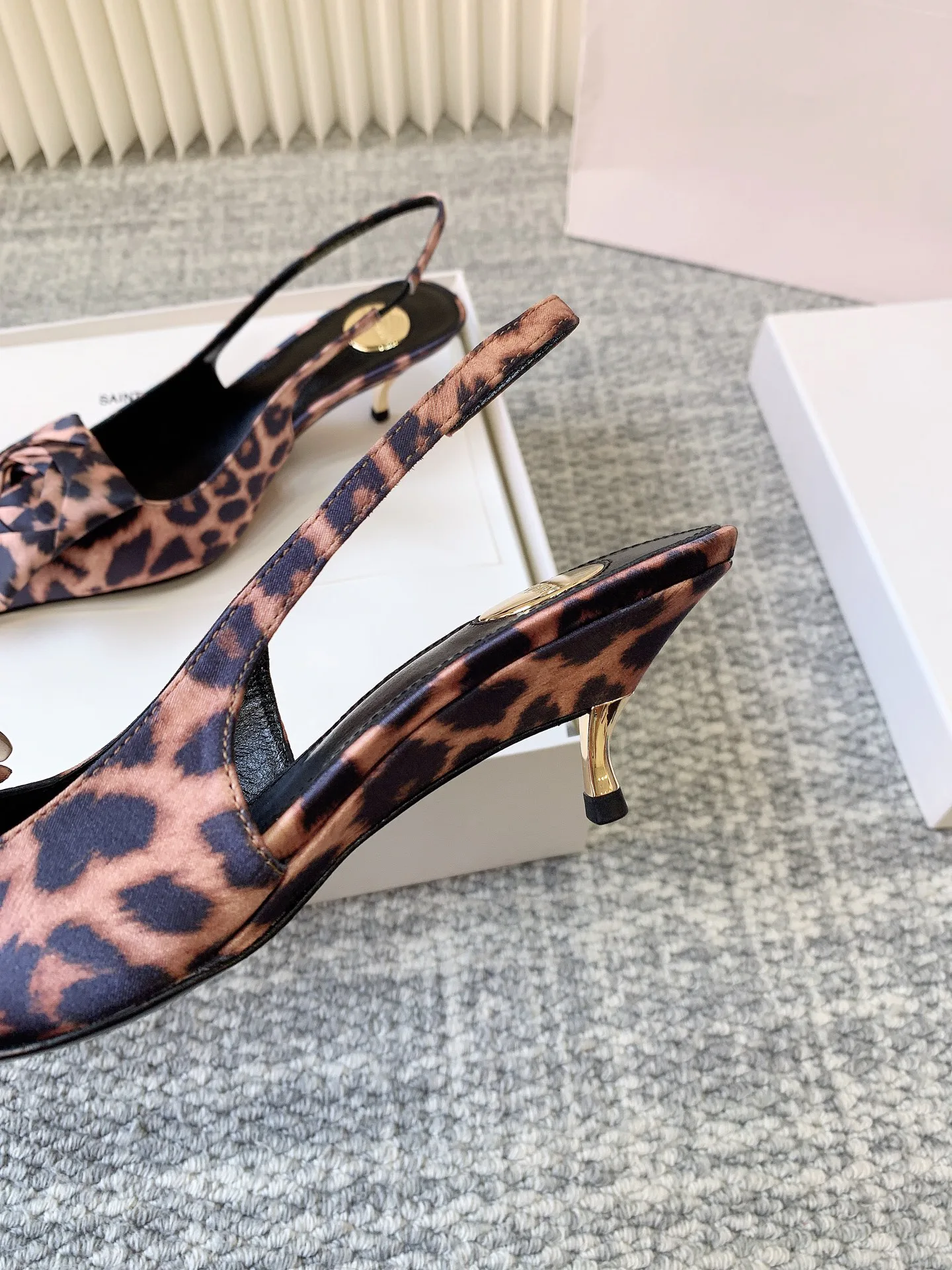 Туфли Женские Saint Laurent 11901910