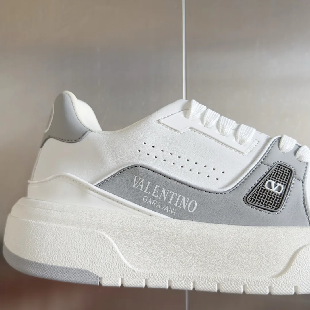 Кроссовки Женские Valentino 162654