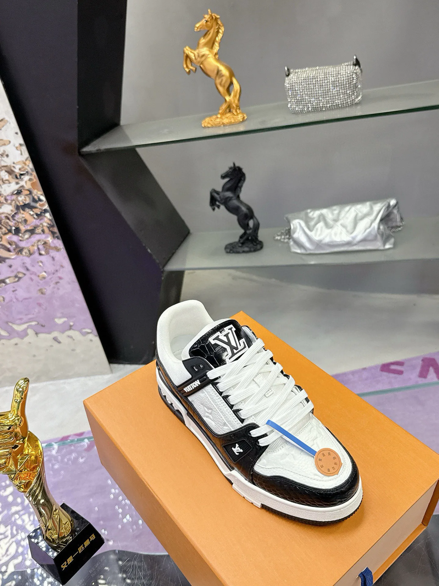 Кроссовки Женские Louis Vuitton 11707413