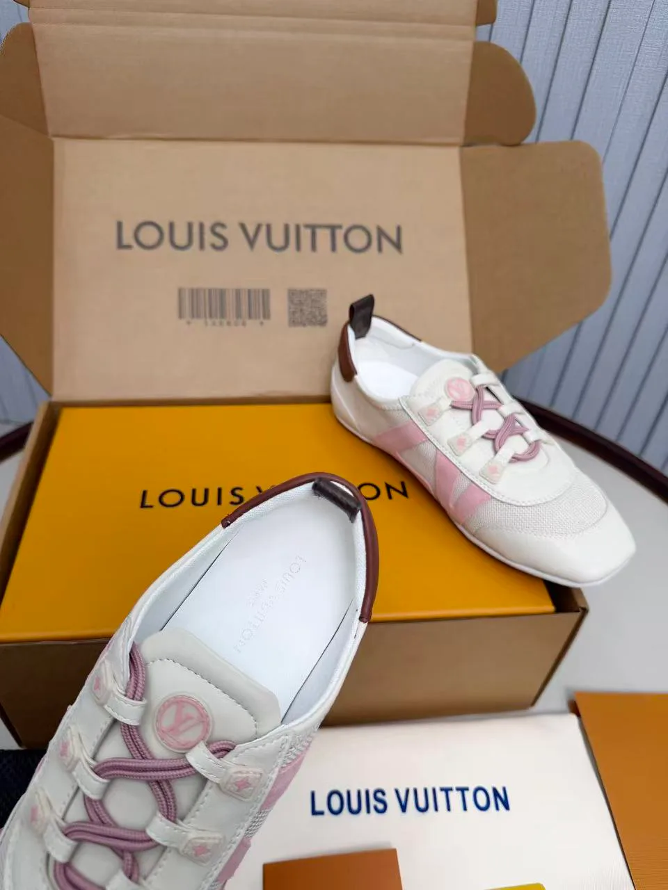 Кроссовки Женские Louis Vuitton 11250658