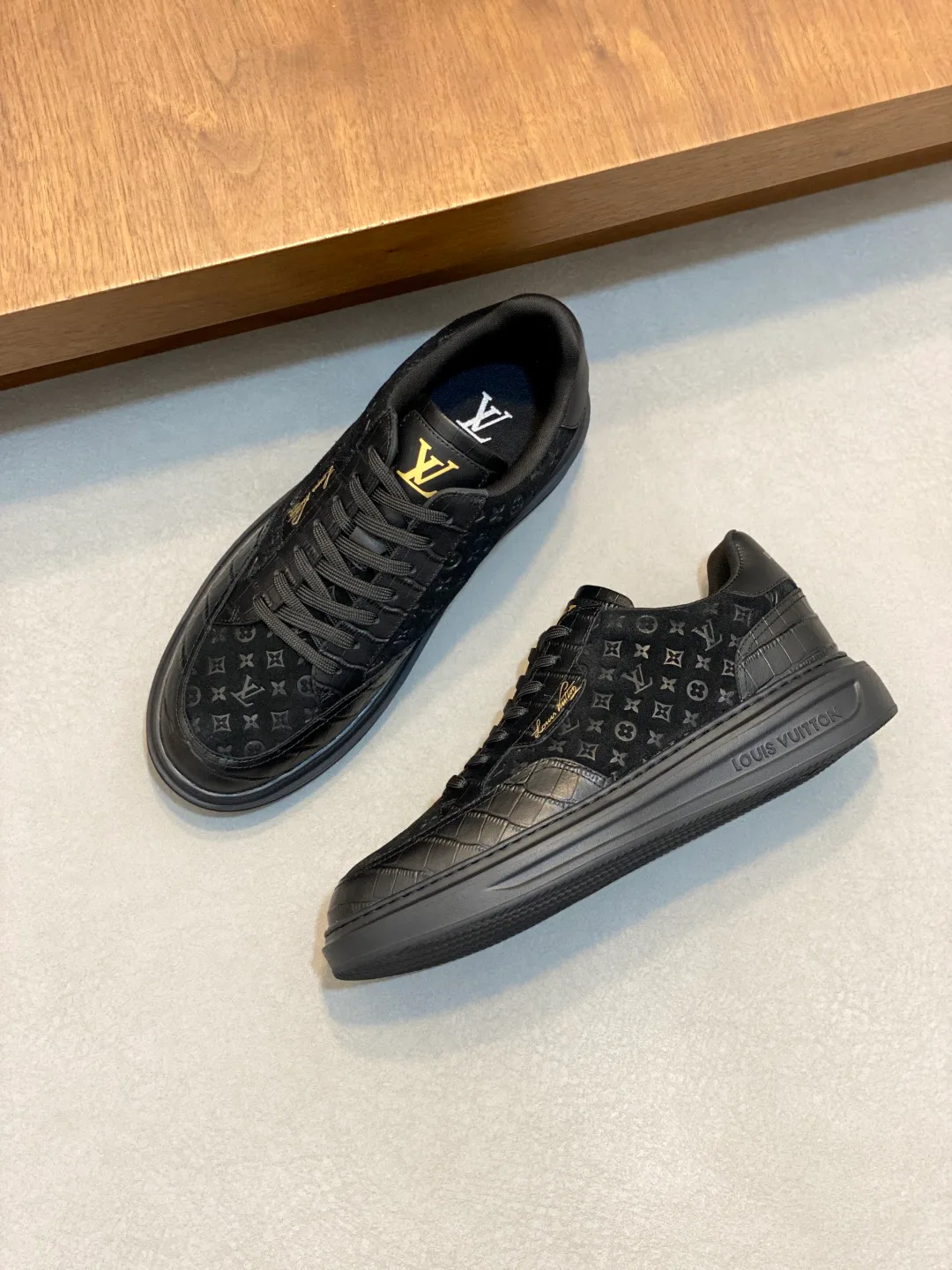 Кроссовки Мужские Louis Vuitton 19802654