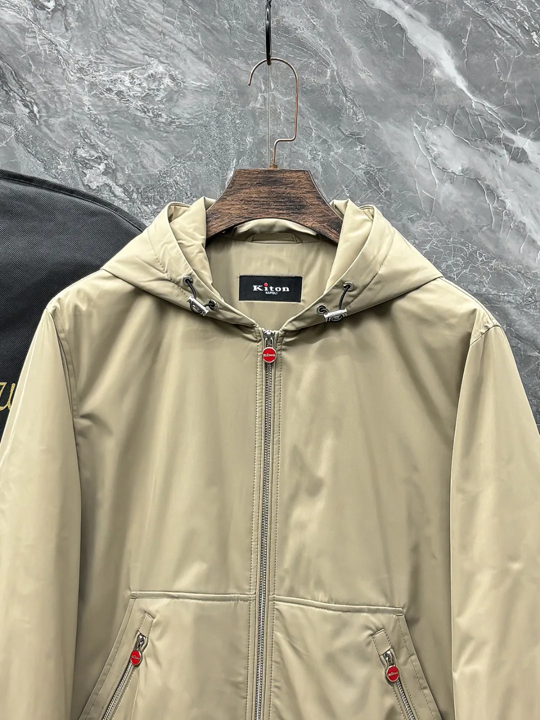 Куртки И Пуховики Женские Kiton 1392971