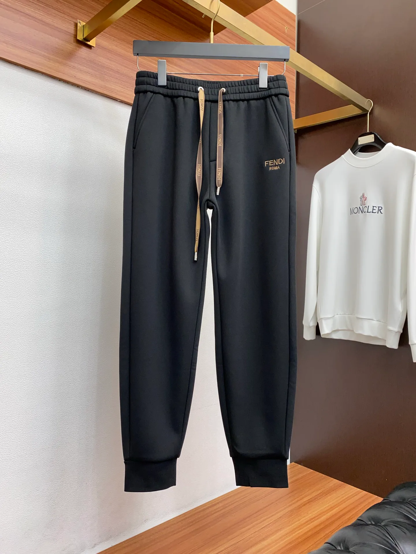 Брюки Женские Fendi 688292