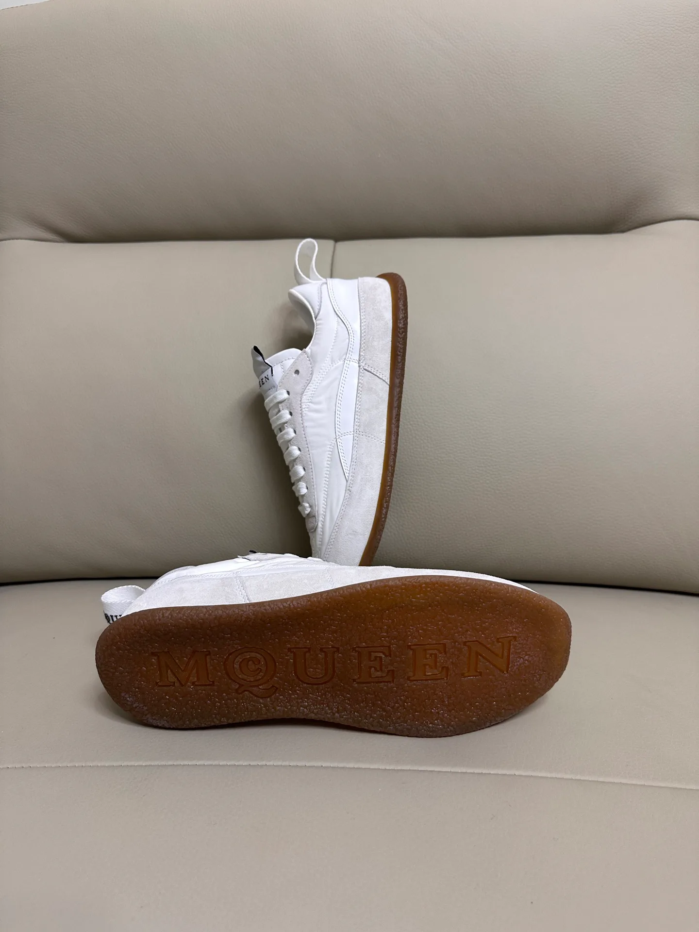 Кроссовки Женские Alexander Mcqueen 18616755