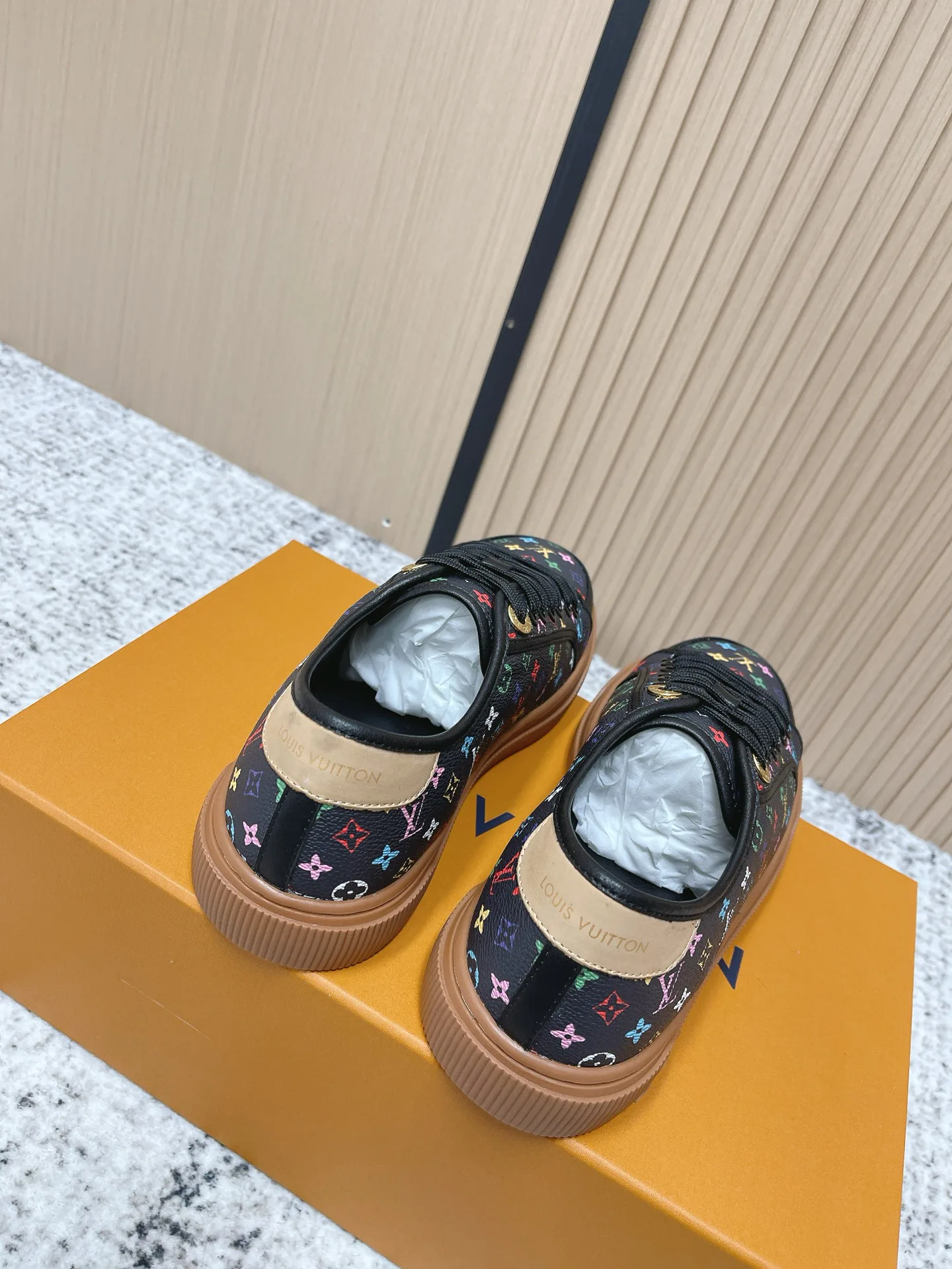 Кроссовки Женские Louis Vuitton 1511842