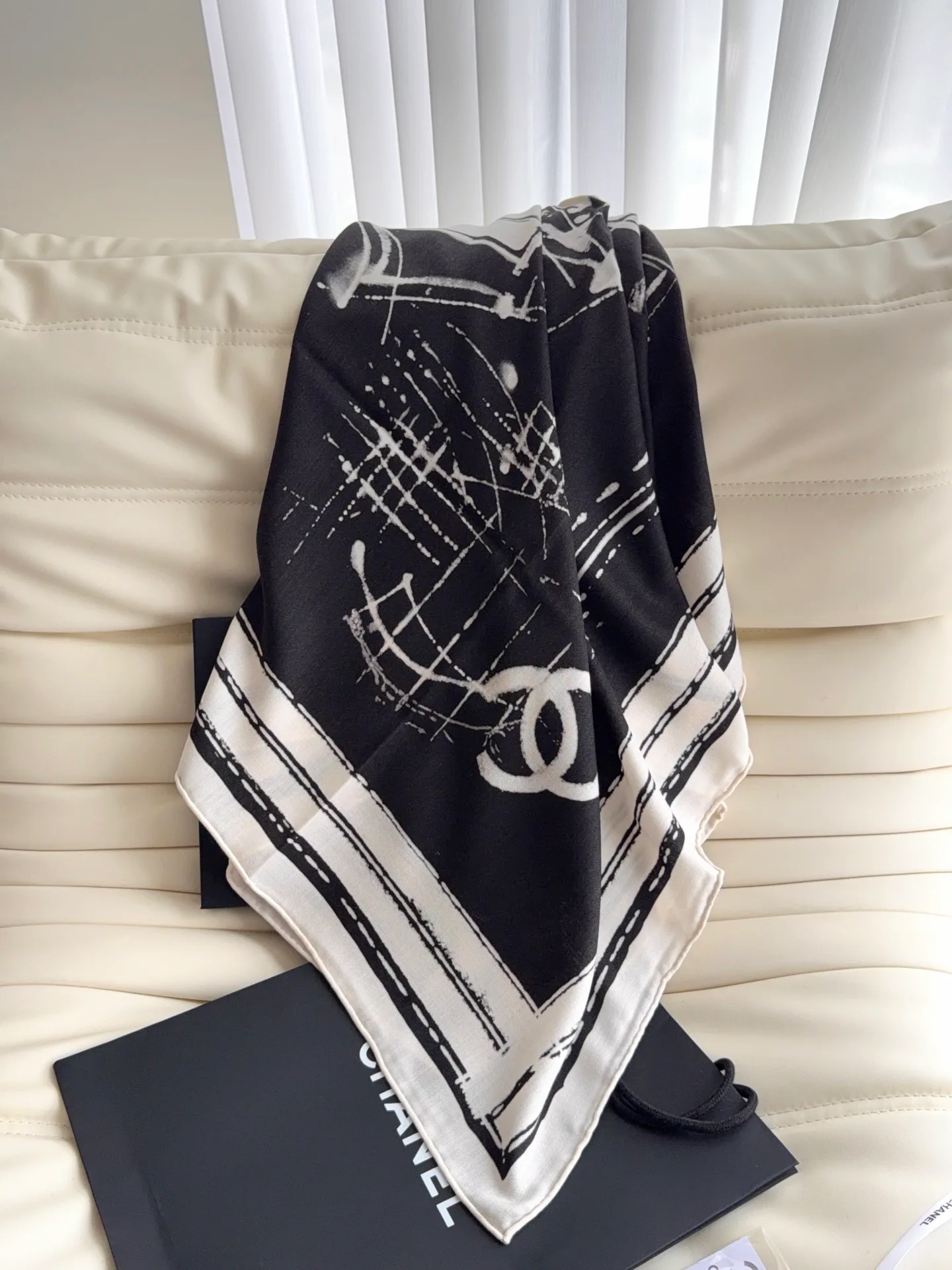 Платки Chanel 18675798