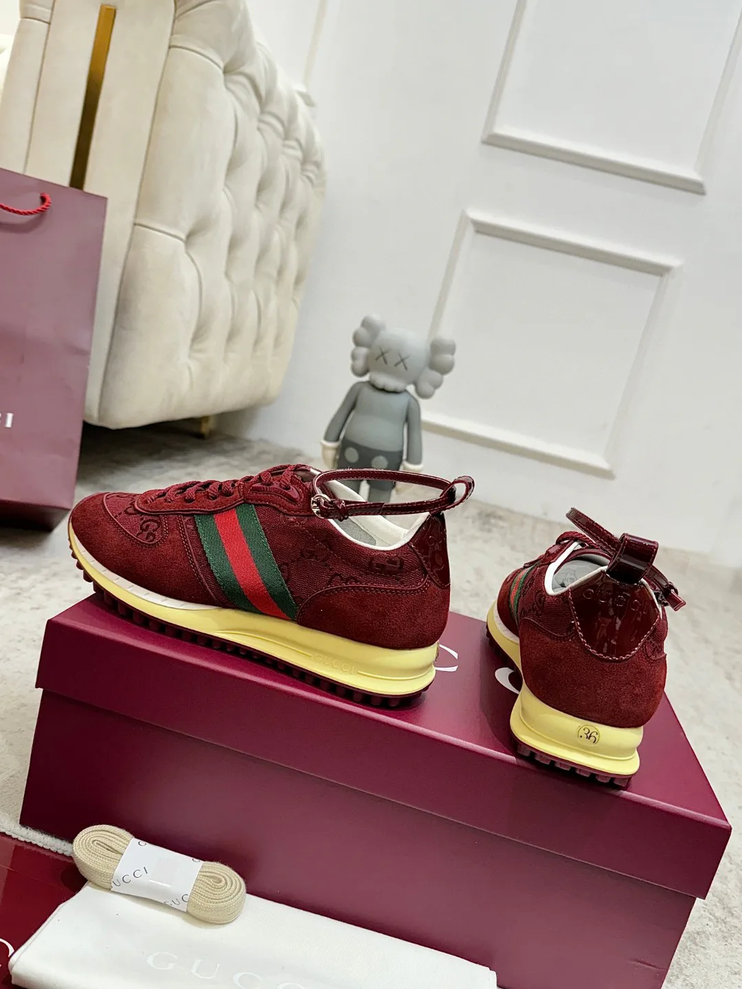 Кроссовки Женские Gucci 944887