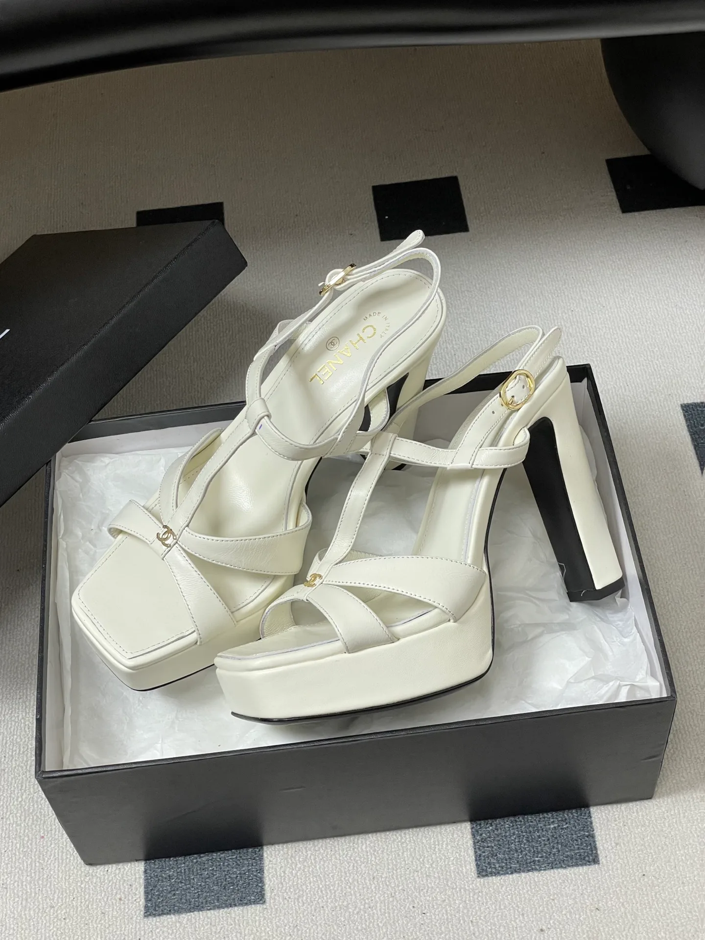 Босоножки Женские Chanel 12936262