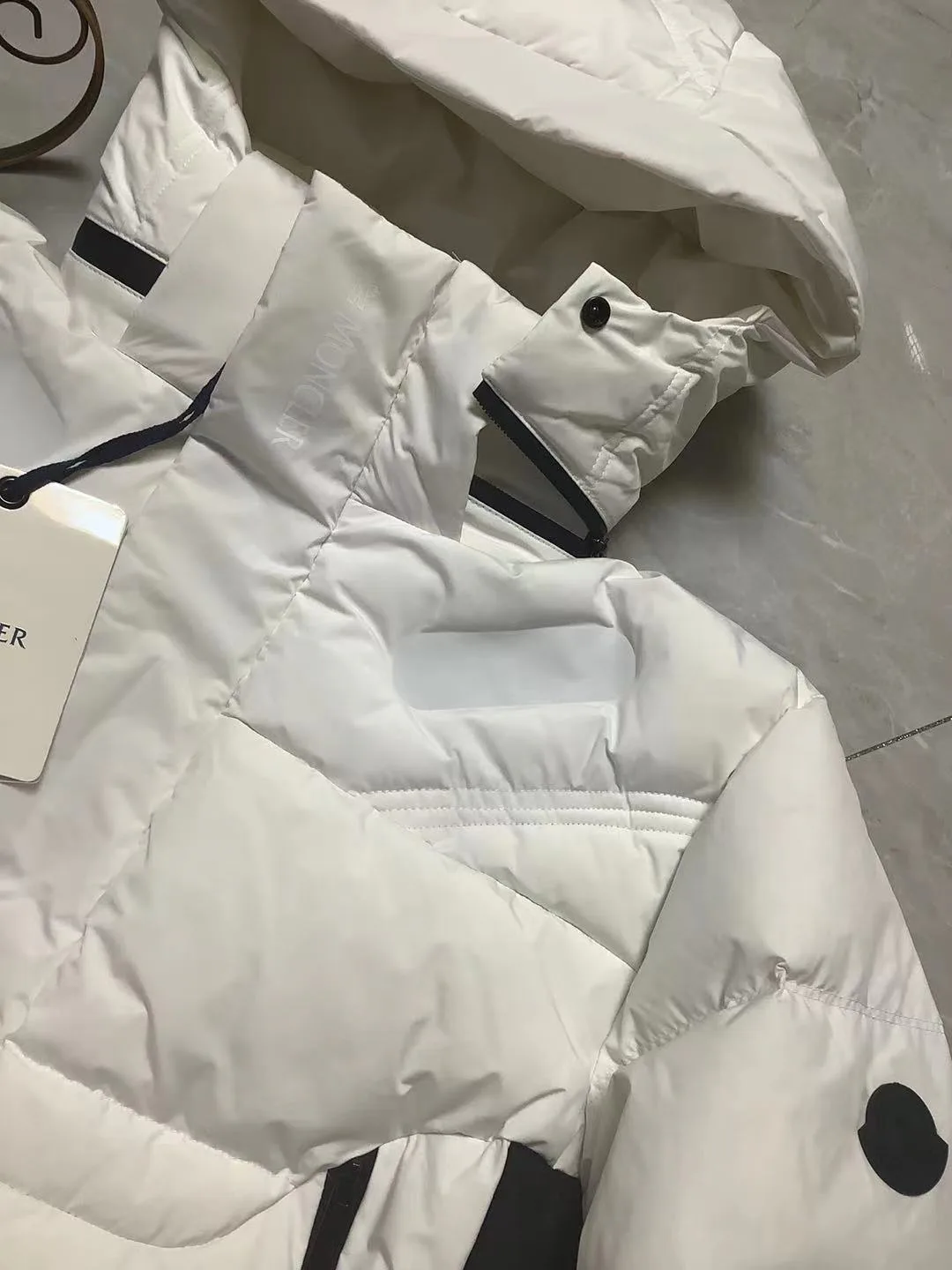 Куртки И Пуховики Женские Moncler 18111470