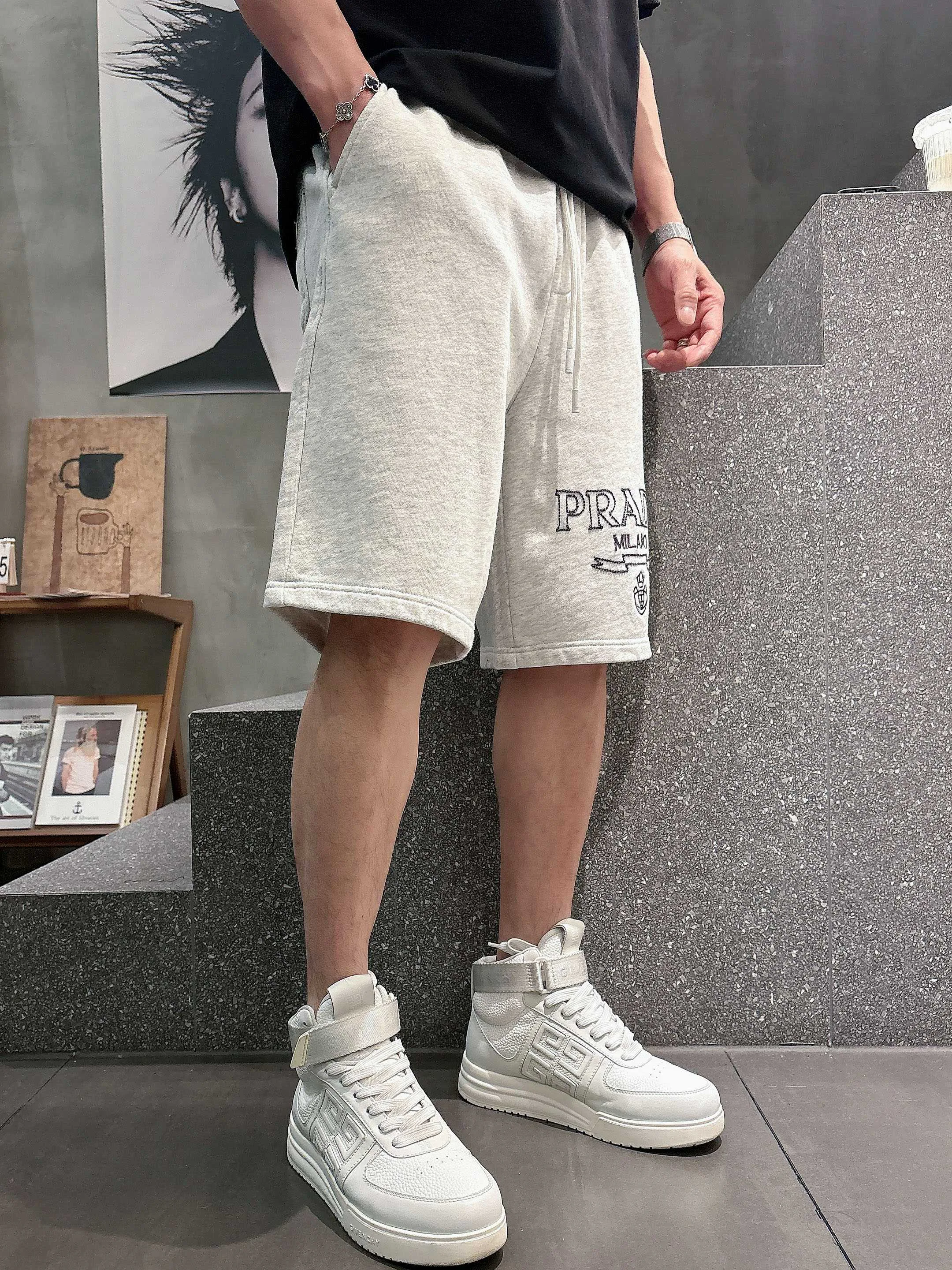 Шорты Мужские Prada 17468337
