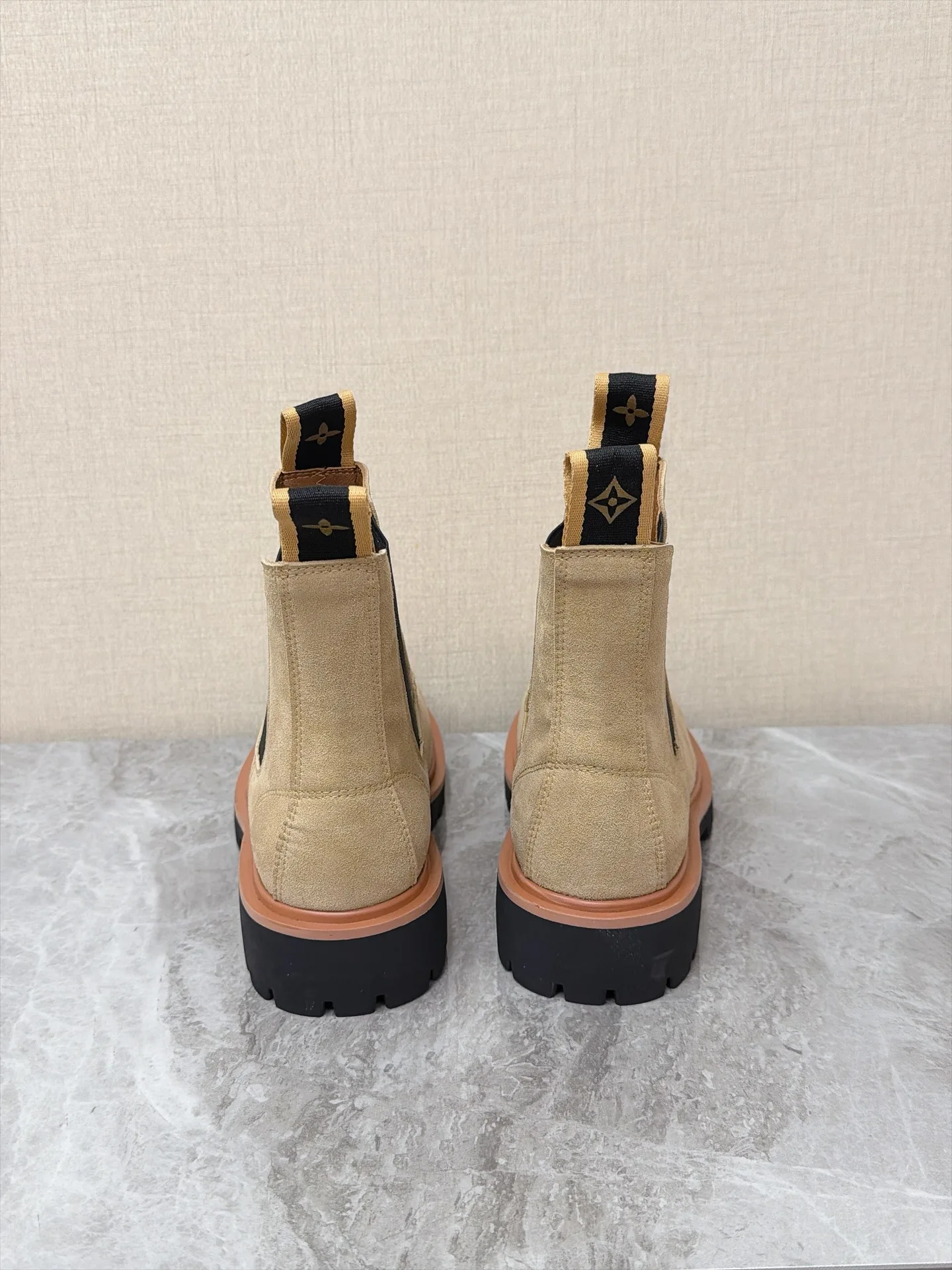 Ботинки Женские Louis Vuitton 19179022