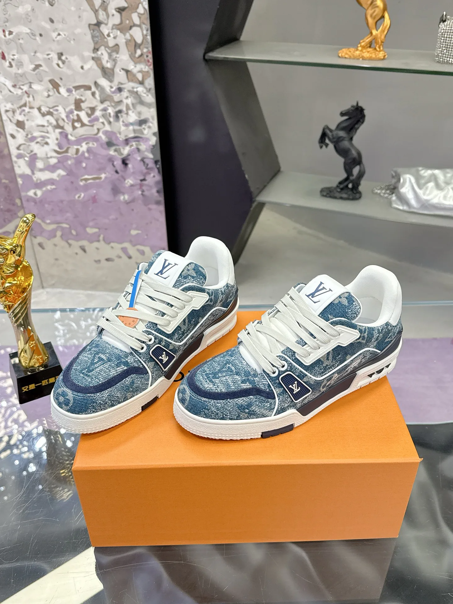 Кроссовки Женские Louis Vuitton 379417