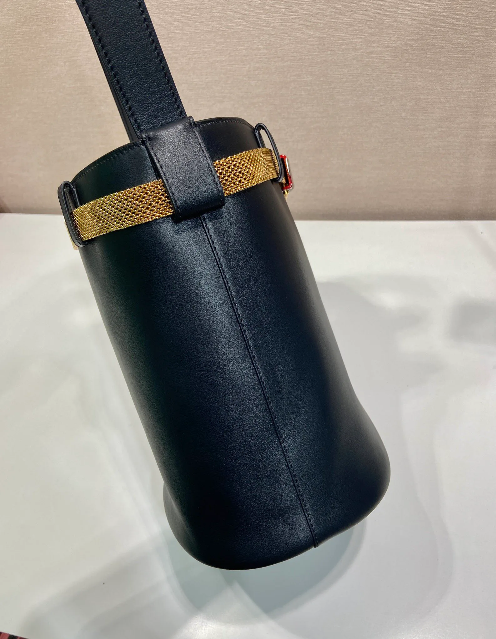 Классические Сумки Женские Prada 11886379