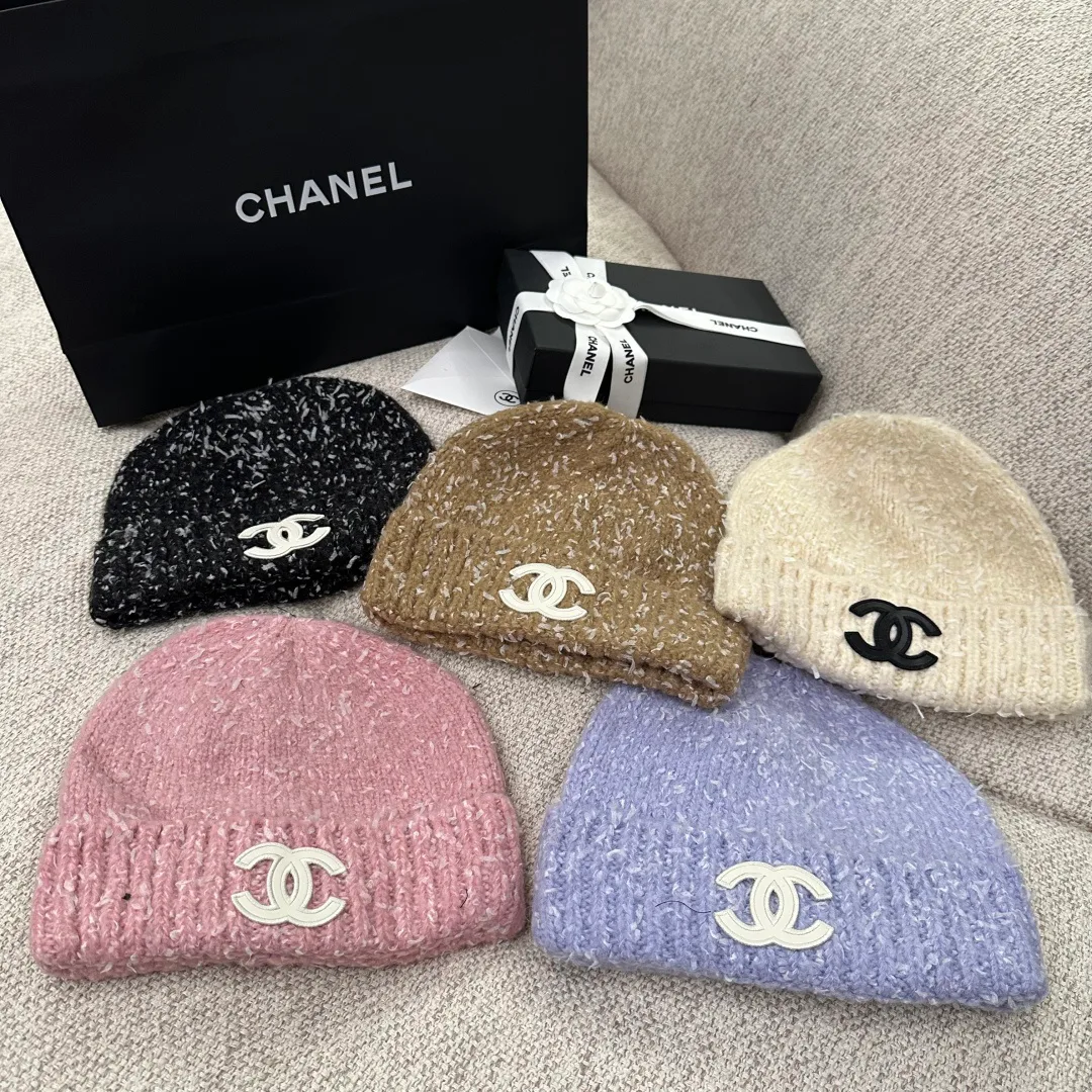 Головные Уборы Chanel 18242780