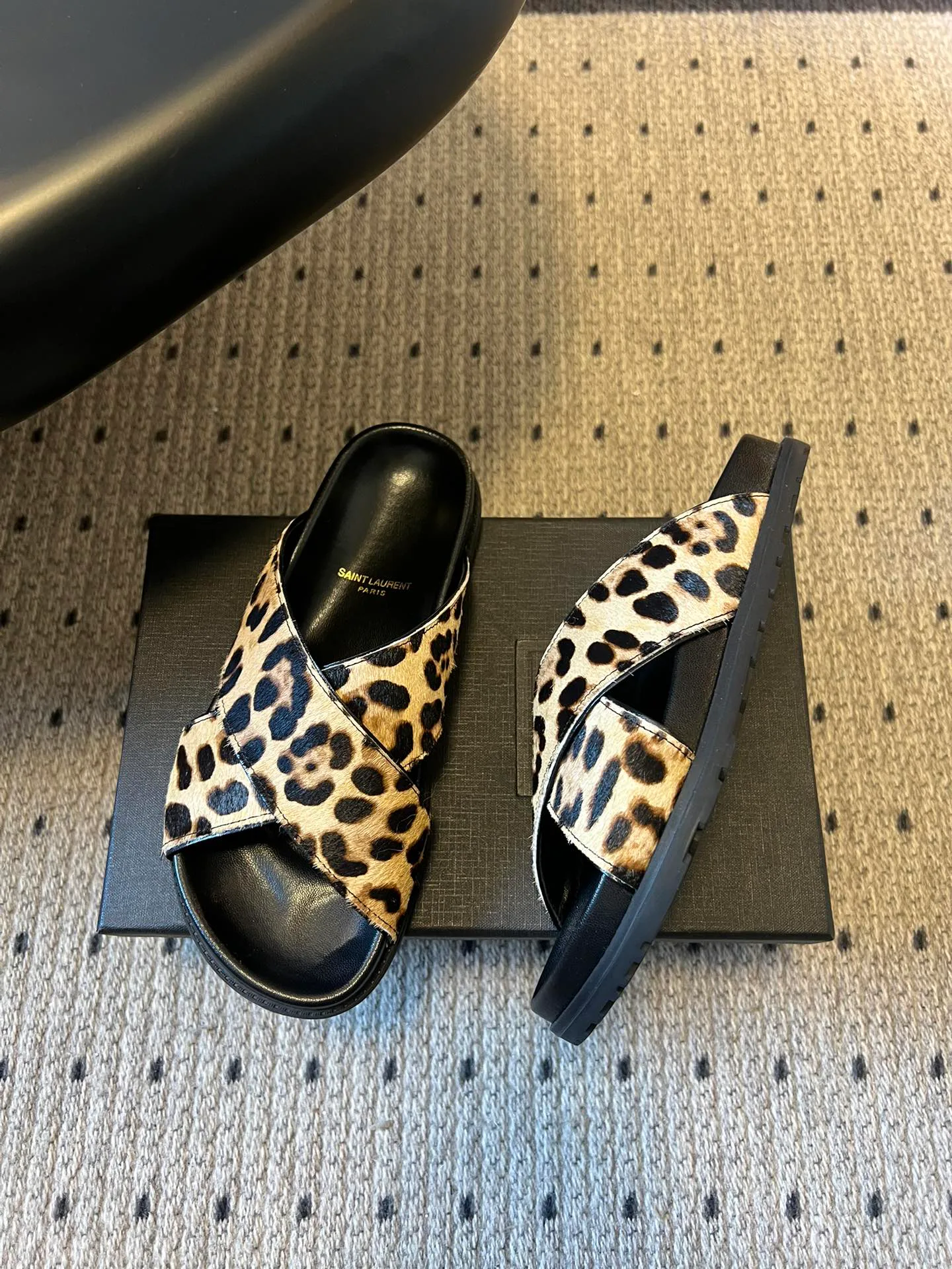 Шлепанцы Женские Saint Laurent 808430