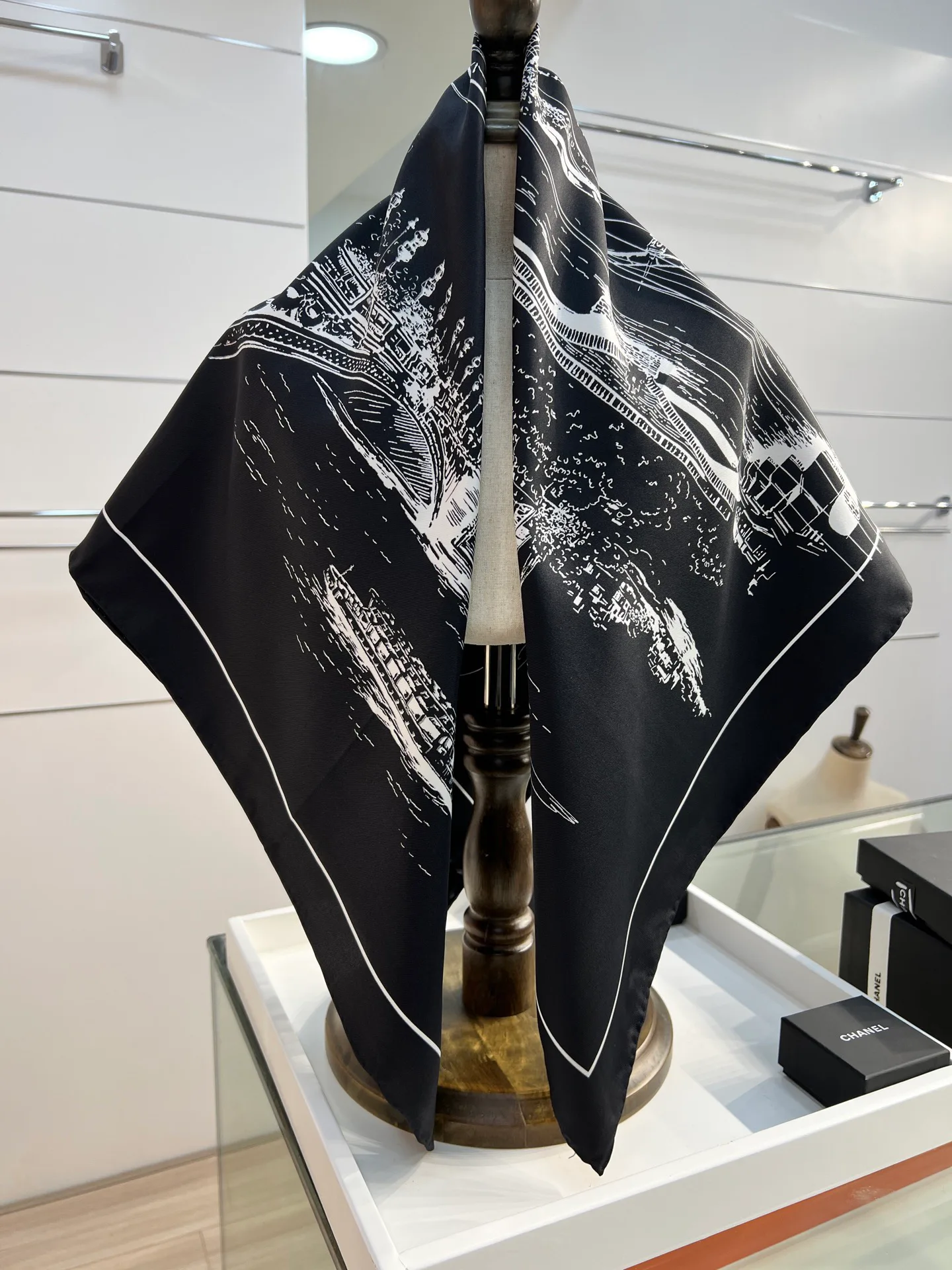 Платки Chanel 11722445