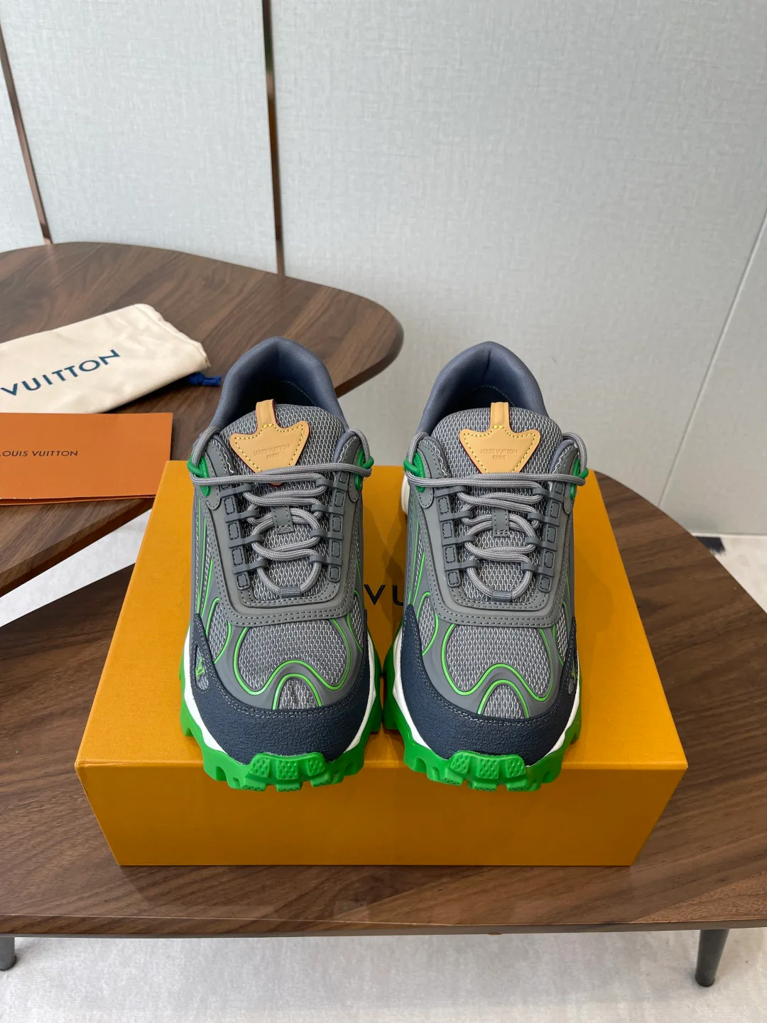 Кроссовки Мужские Louis Vuitton 11966338
