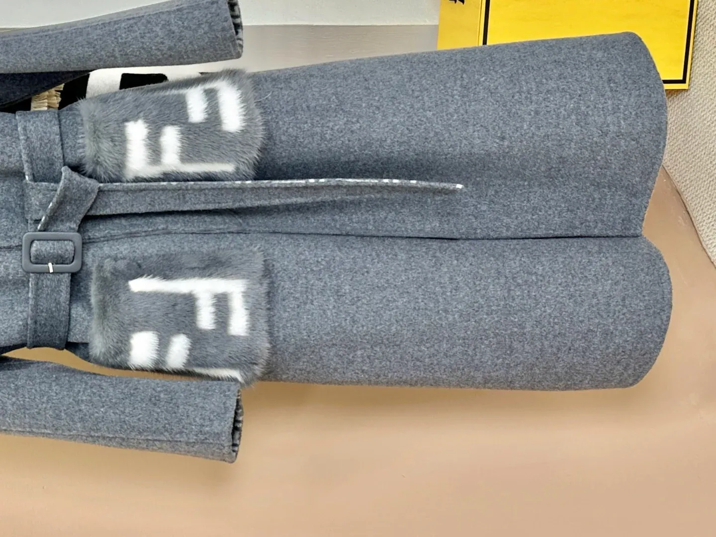 Пальто Женские Fendi 784401