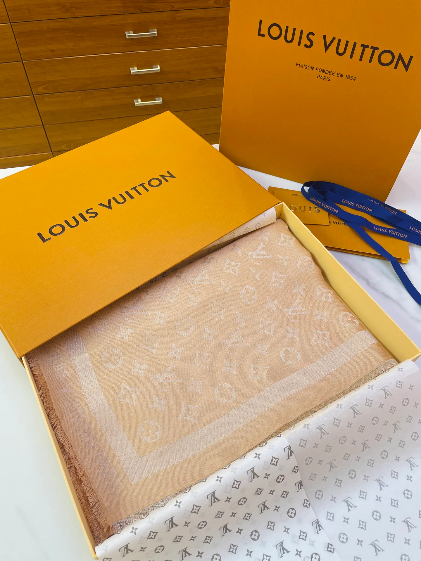 Шарфы Louis Vuitton 17898730