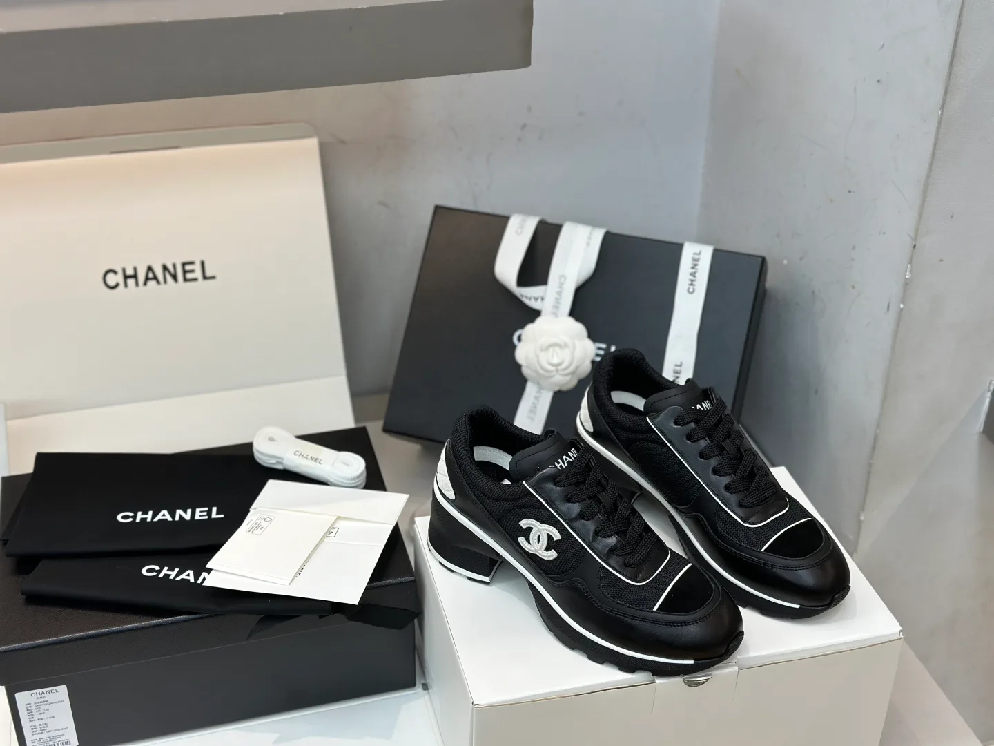 Кроссовки Женские Chanel 11168192