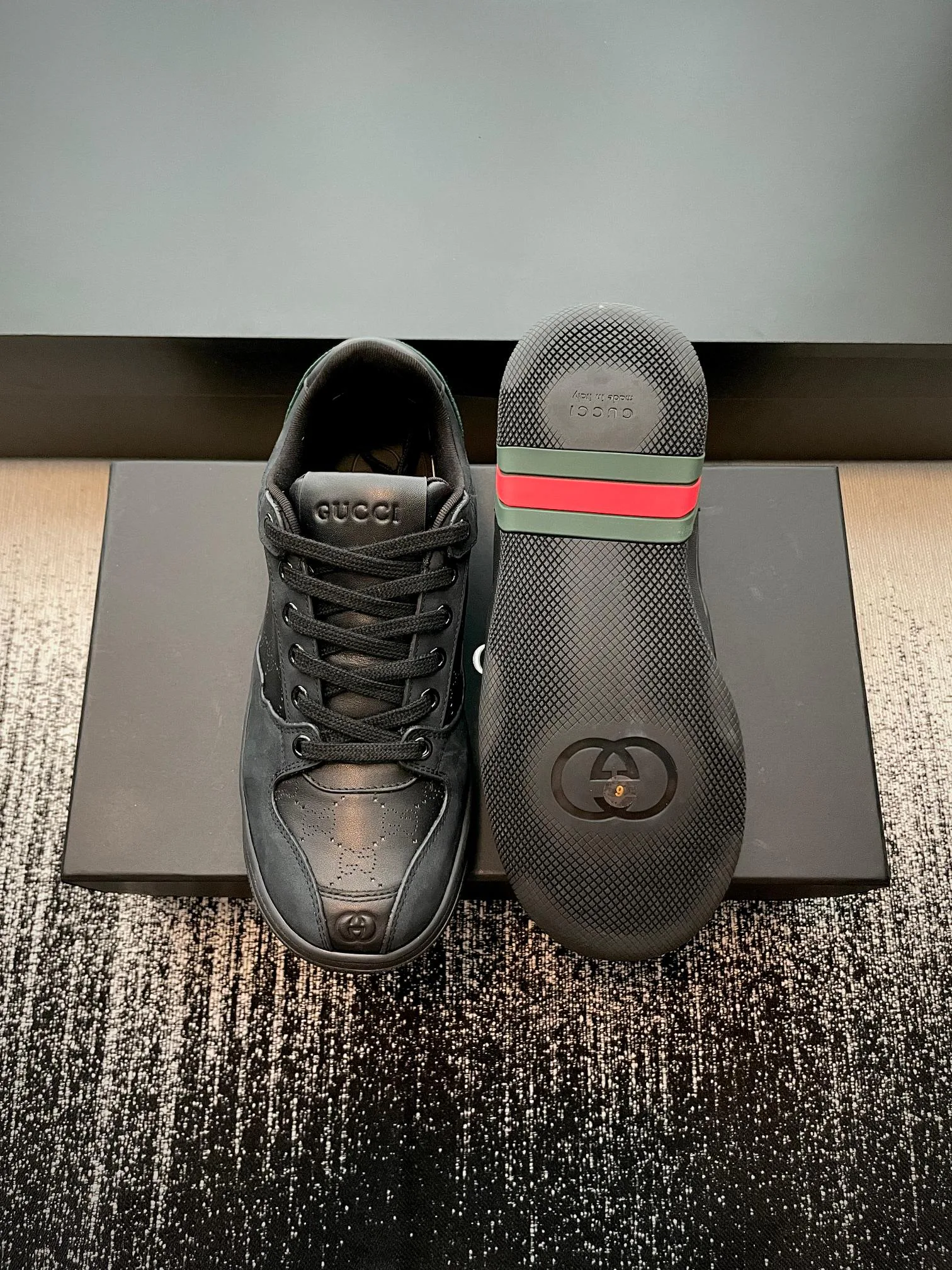 Кроссовки Женские Gucci 18447988