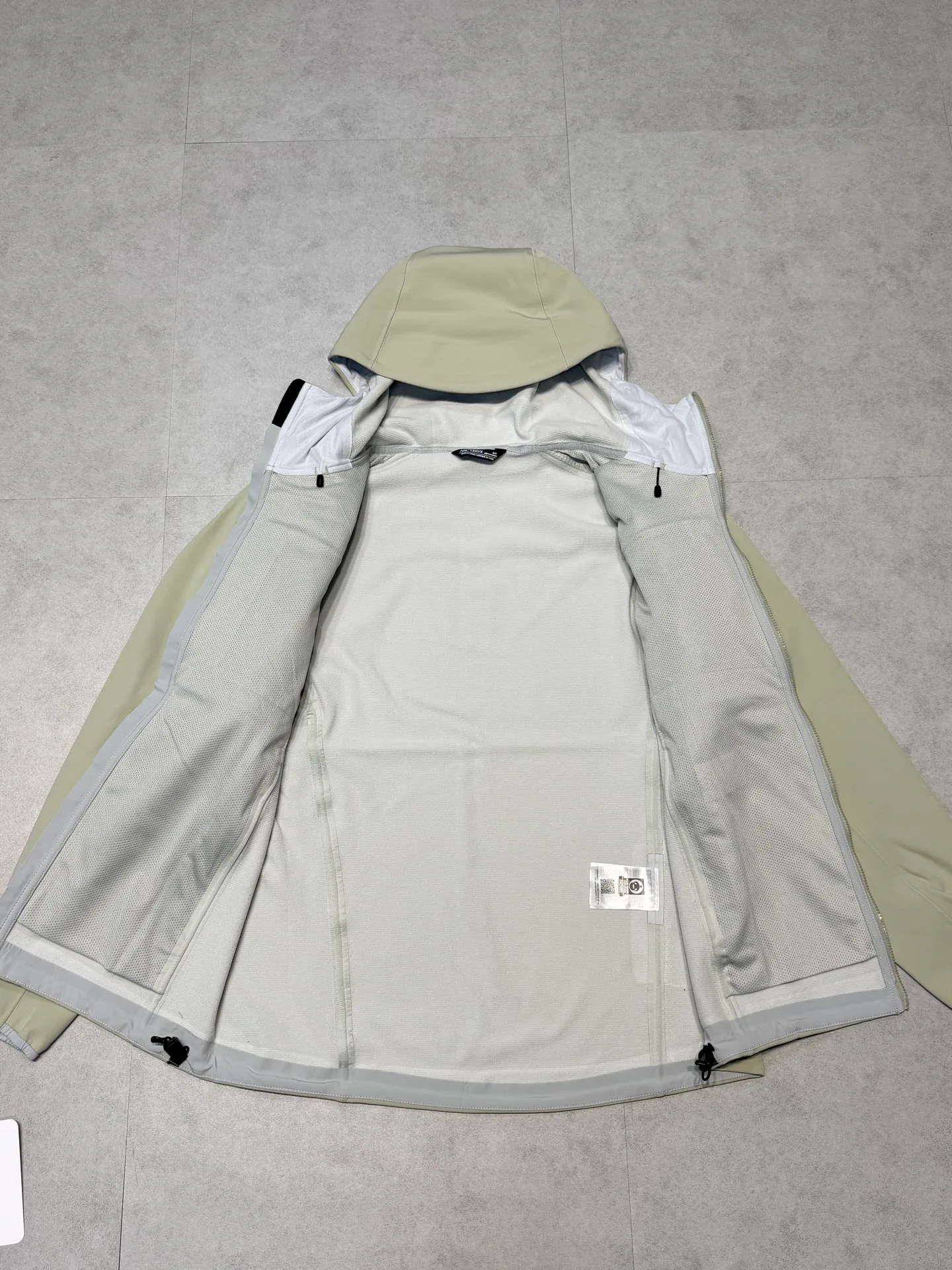 Куртки И Пуховики Женские Arcteryx 18870859