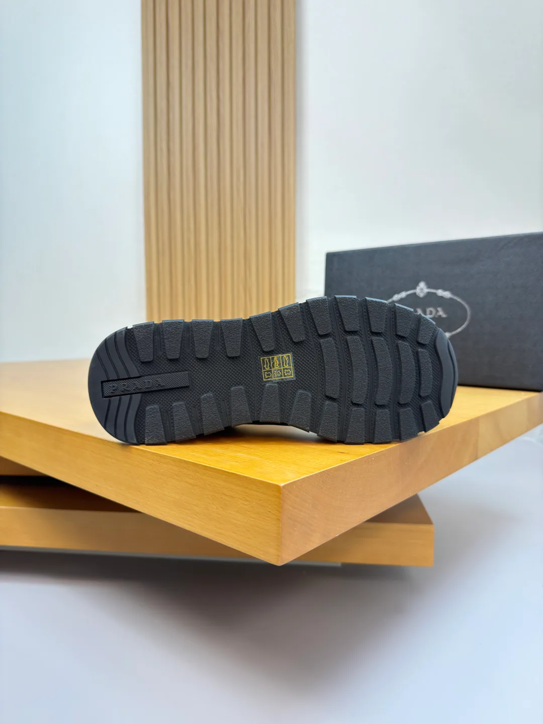 Кроссовки Женские Prada 2389704