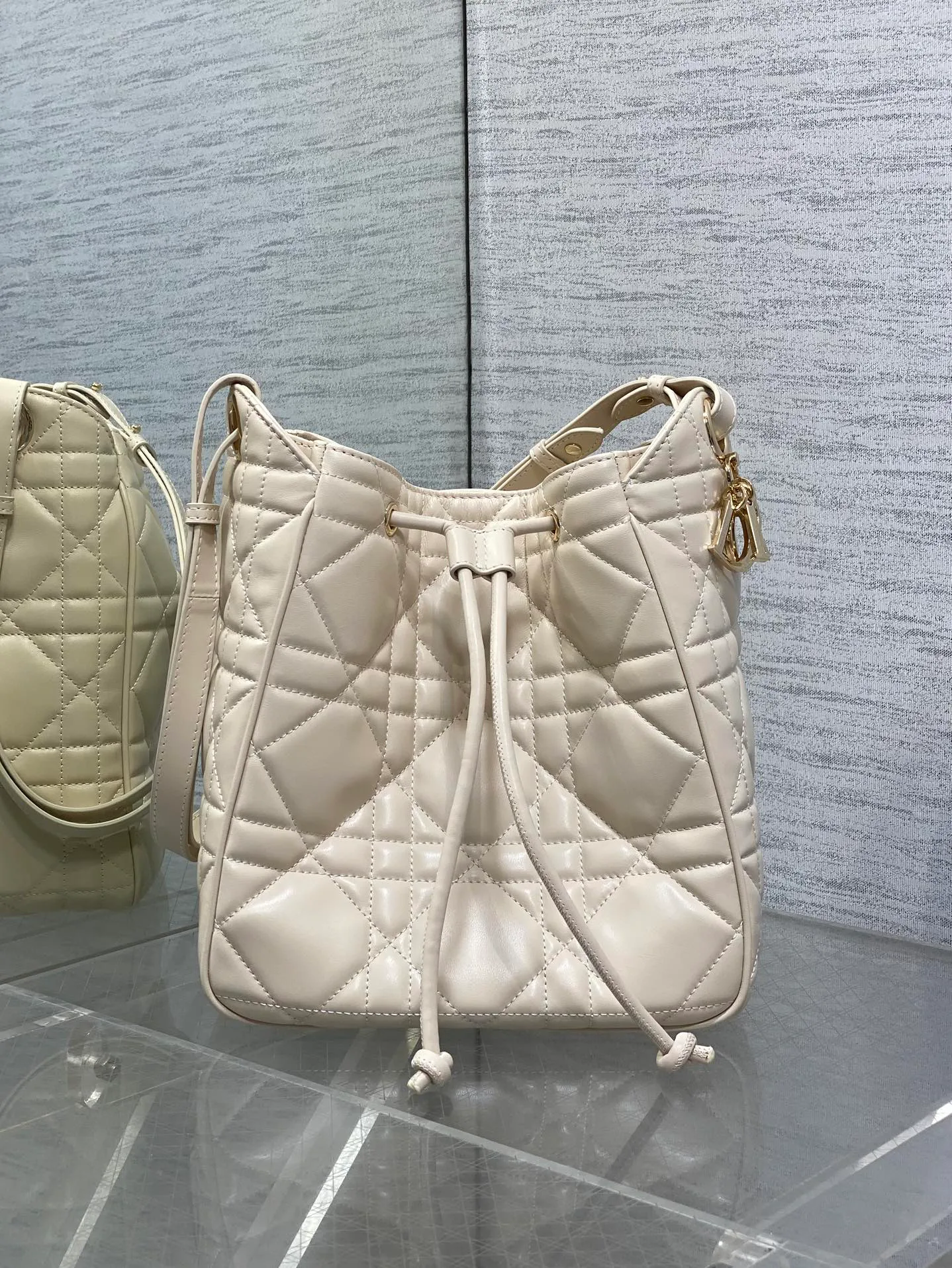 Сумки На Ремне Женские Fendi 4570385