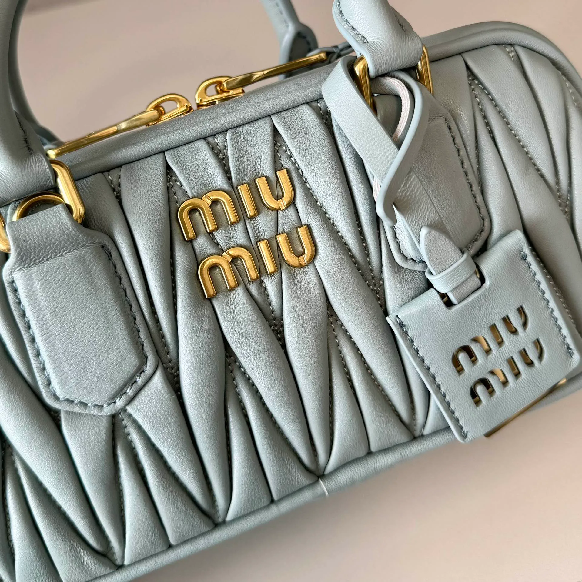 Классические Сумки Женские Miu Miu 11727913