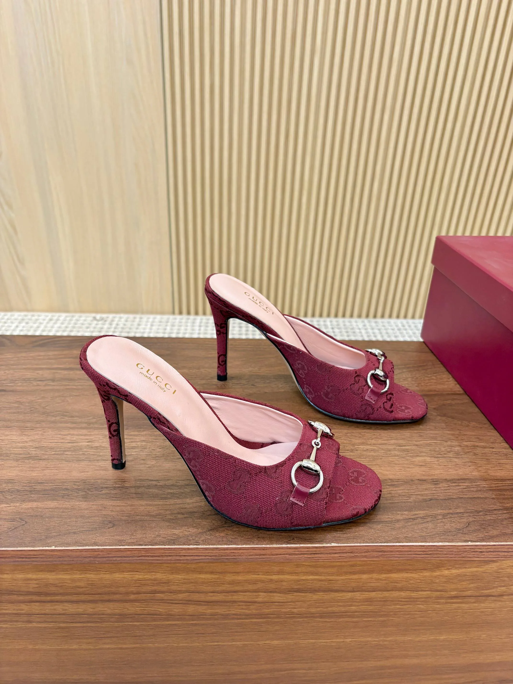 Босоножки Женские Gucci 11529295