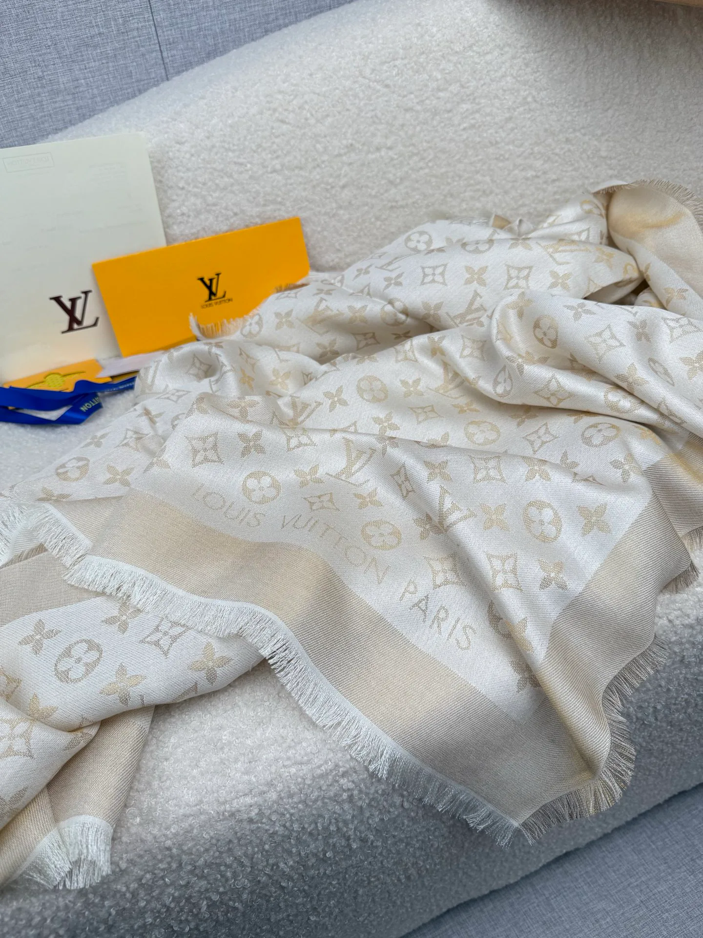 Шарфы Louis Vuitton 18003388