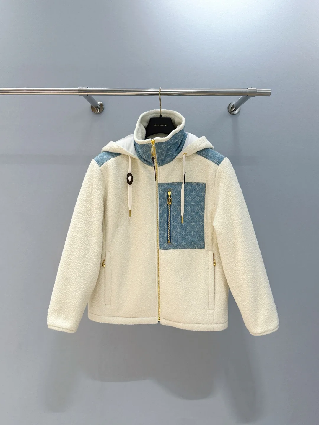 Куртки И Пуховики Женские Louis Vuitton 345831