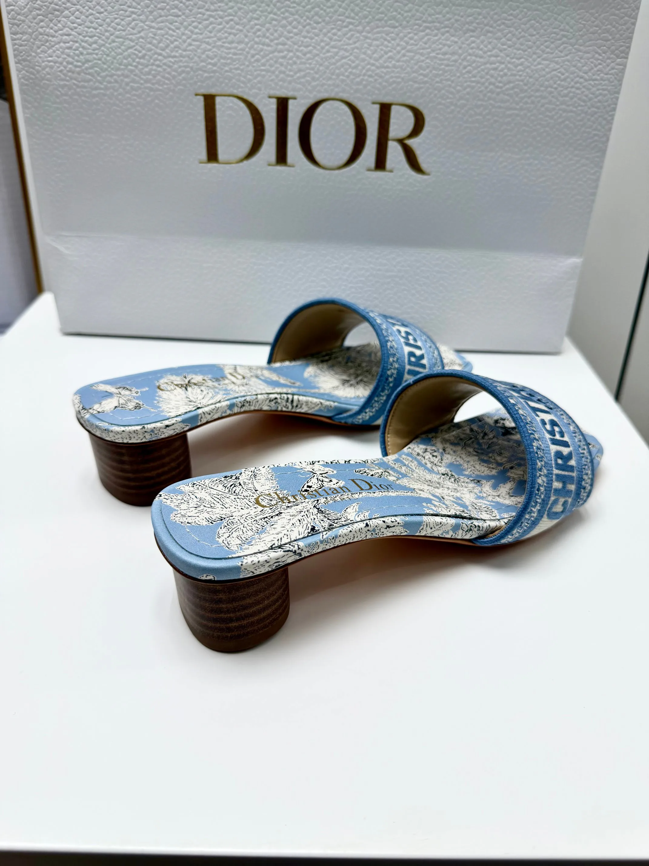 Сандалии Женские Christian Dior 12877229