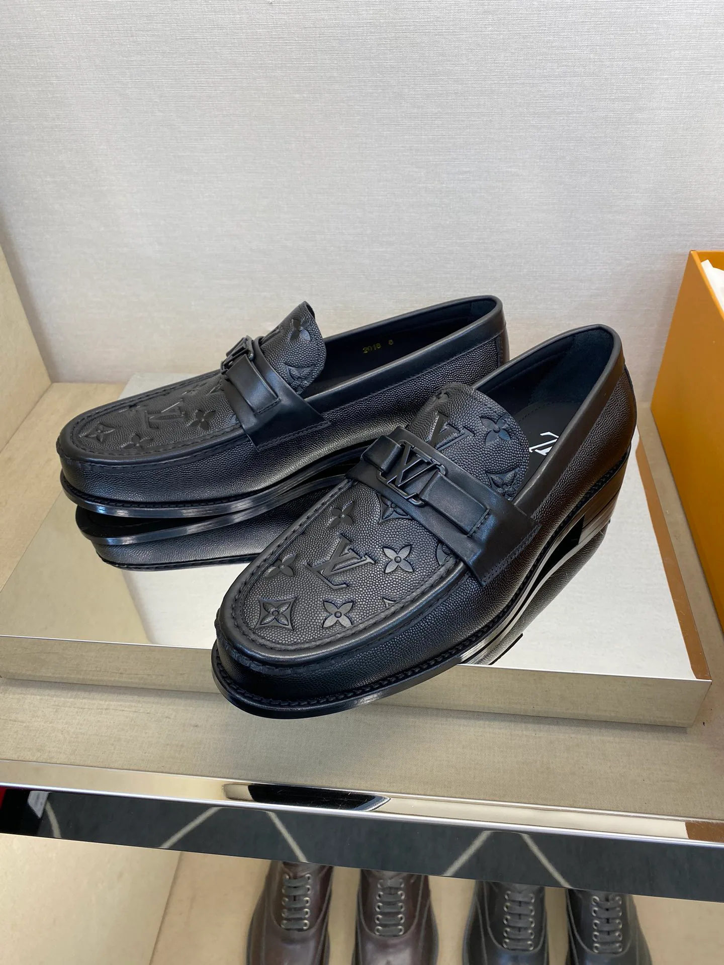 Лоферы И Туфли Мужские Louis Vuitton 18079161