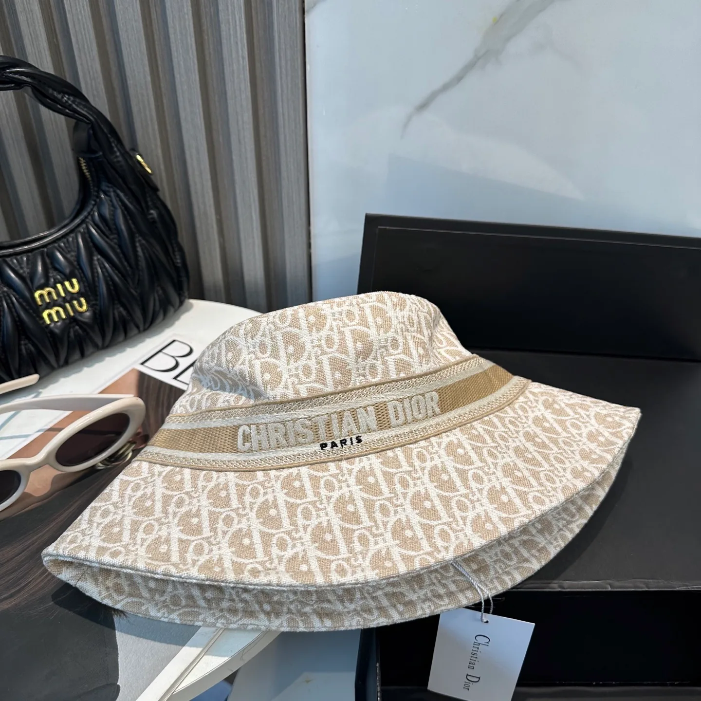 Головные Уборы Christian Dior 13418585