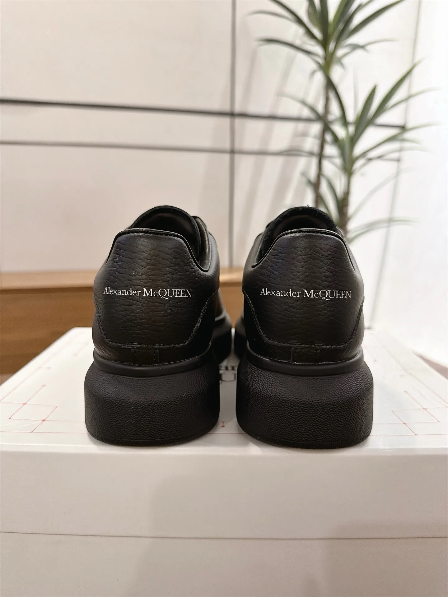 Кроссовки Женские Alexander Mcqueen 18219649