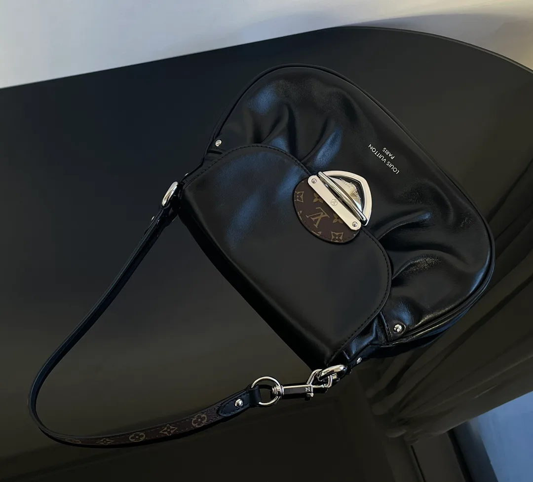 Клатчи Женские Louis Vuitton 263651