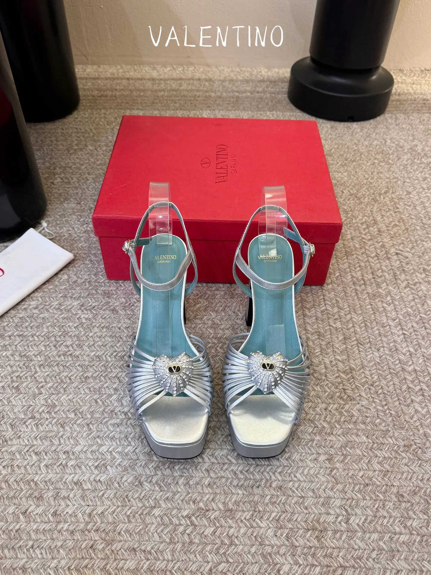 Босоножки Женские Valentino 17396954