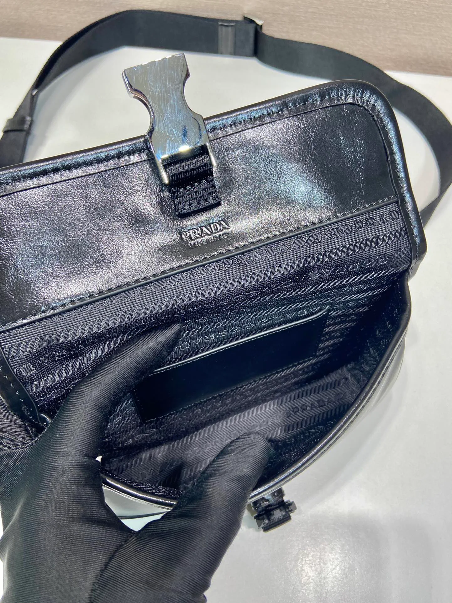 Сумки На Ремне Женские Prada 13346070