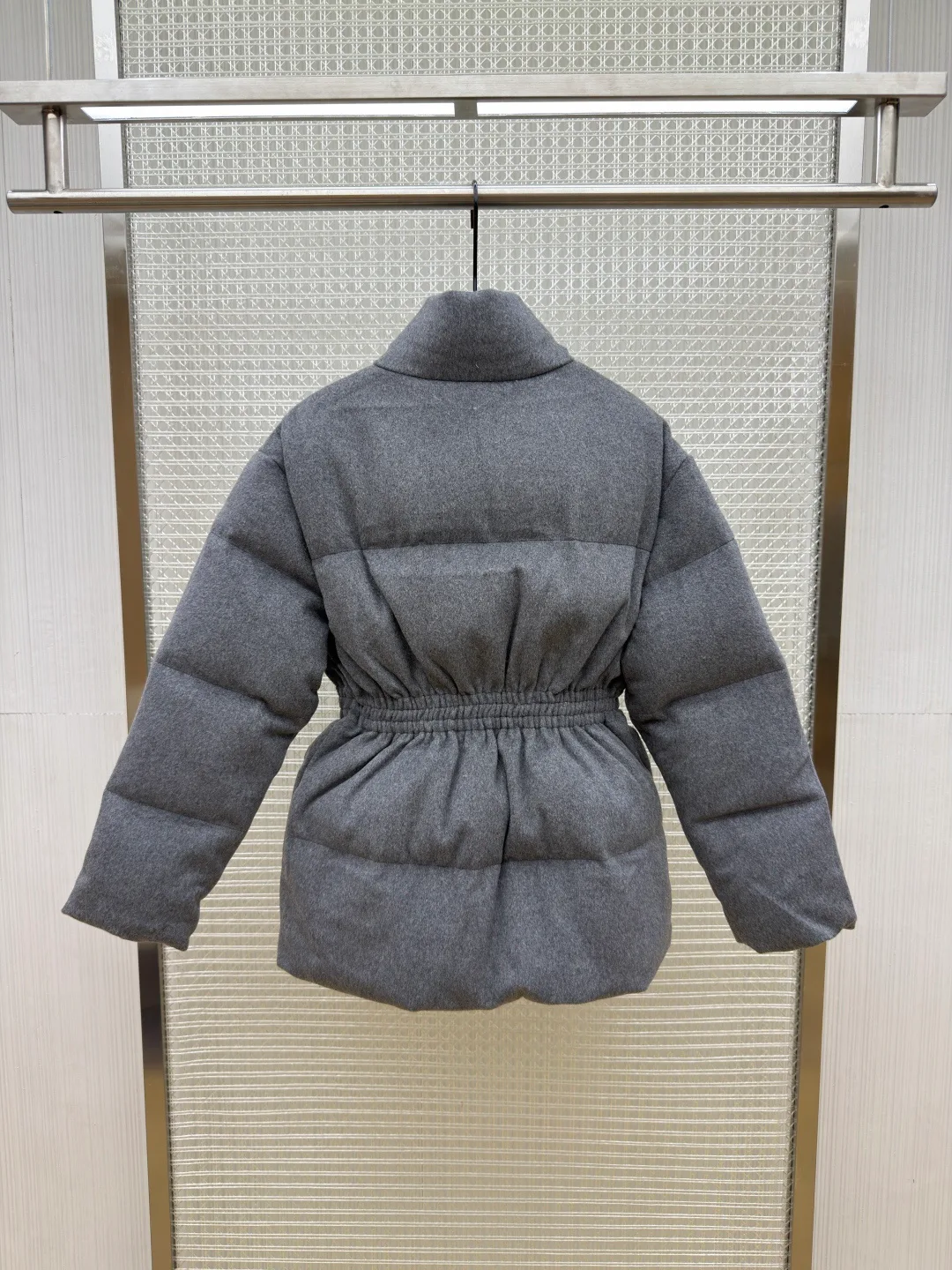 Куртки И Пуховики Женские Prada 18612864