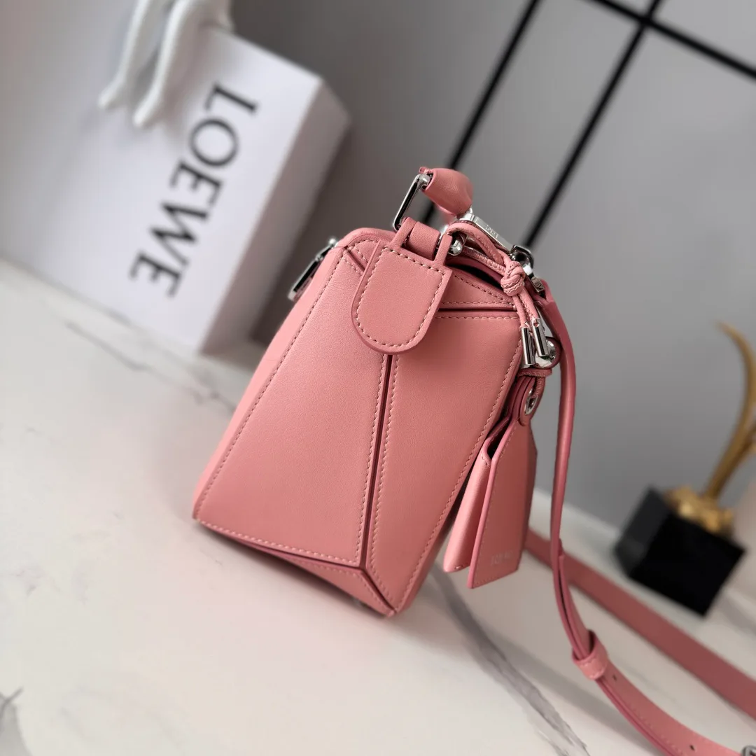 Классические Сумки Женские Loewe 17270376