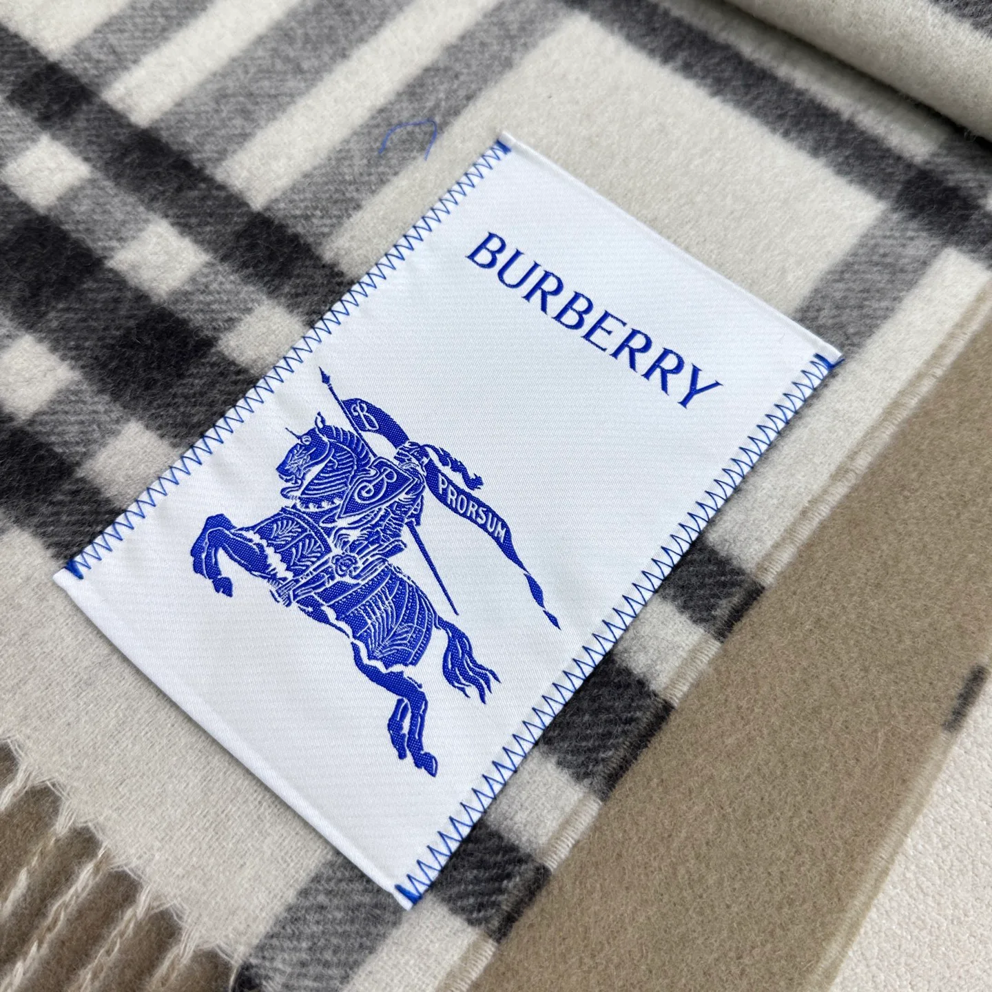 Шарфы Burberry 18501116