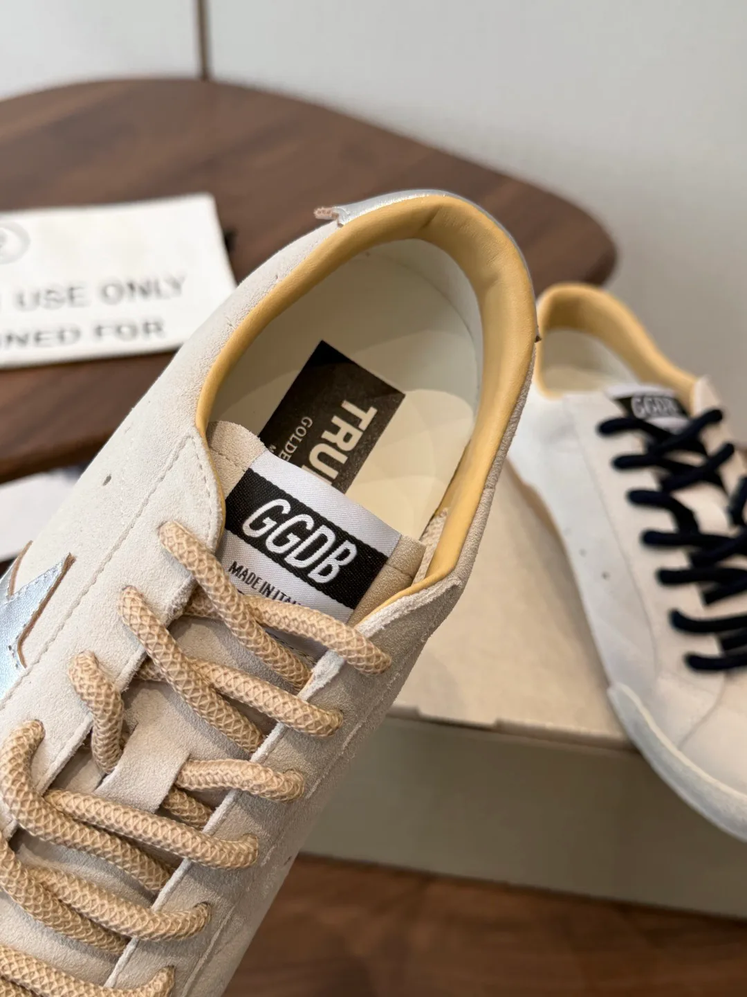 Кроссовки Женские Golden Goose 18687331