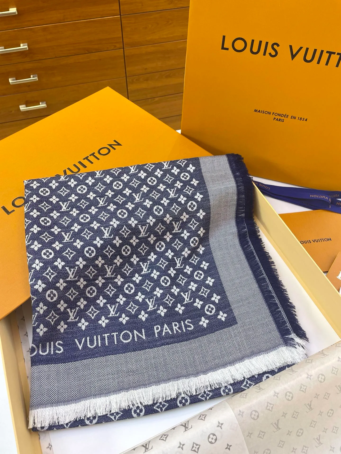 Шарфы Louis Vuitton 104655