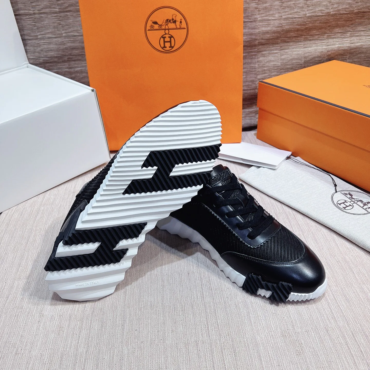 Кроссовки Женские Hermes 17749551
