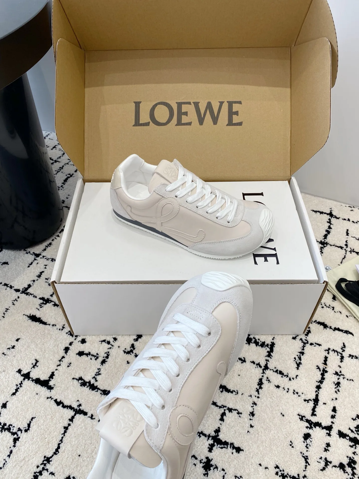 Кроссовки Женские Loewe 18268853
