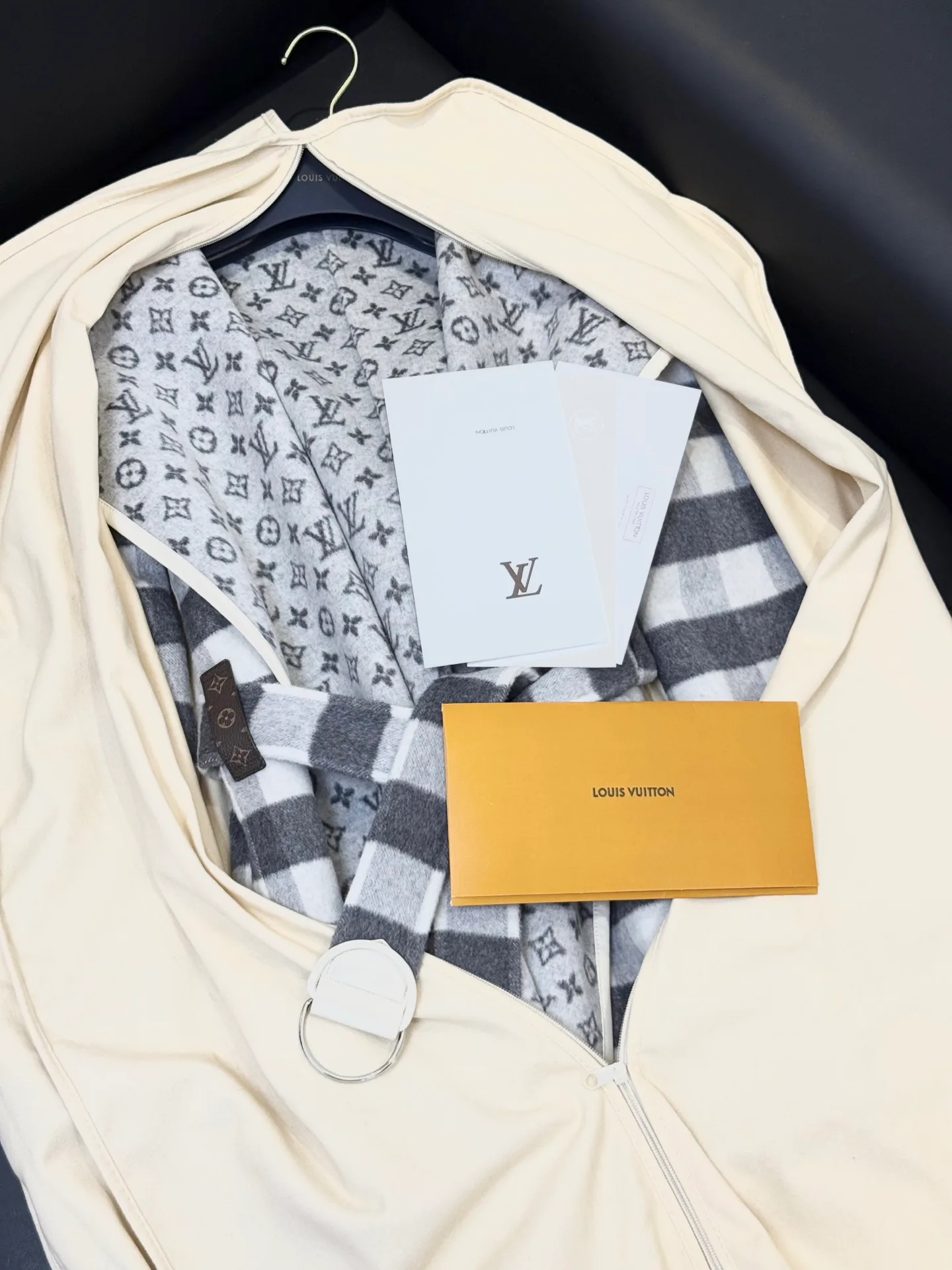 Пальто Женские Louis Vuitton 18594782
