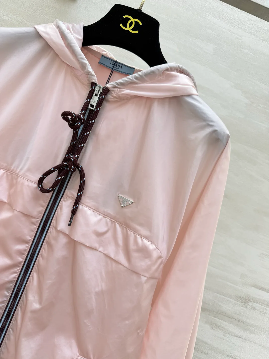 Куртки И Пуховики Женские Prada 17718538