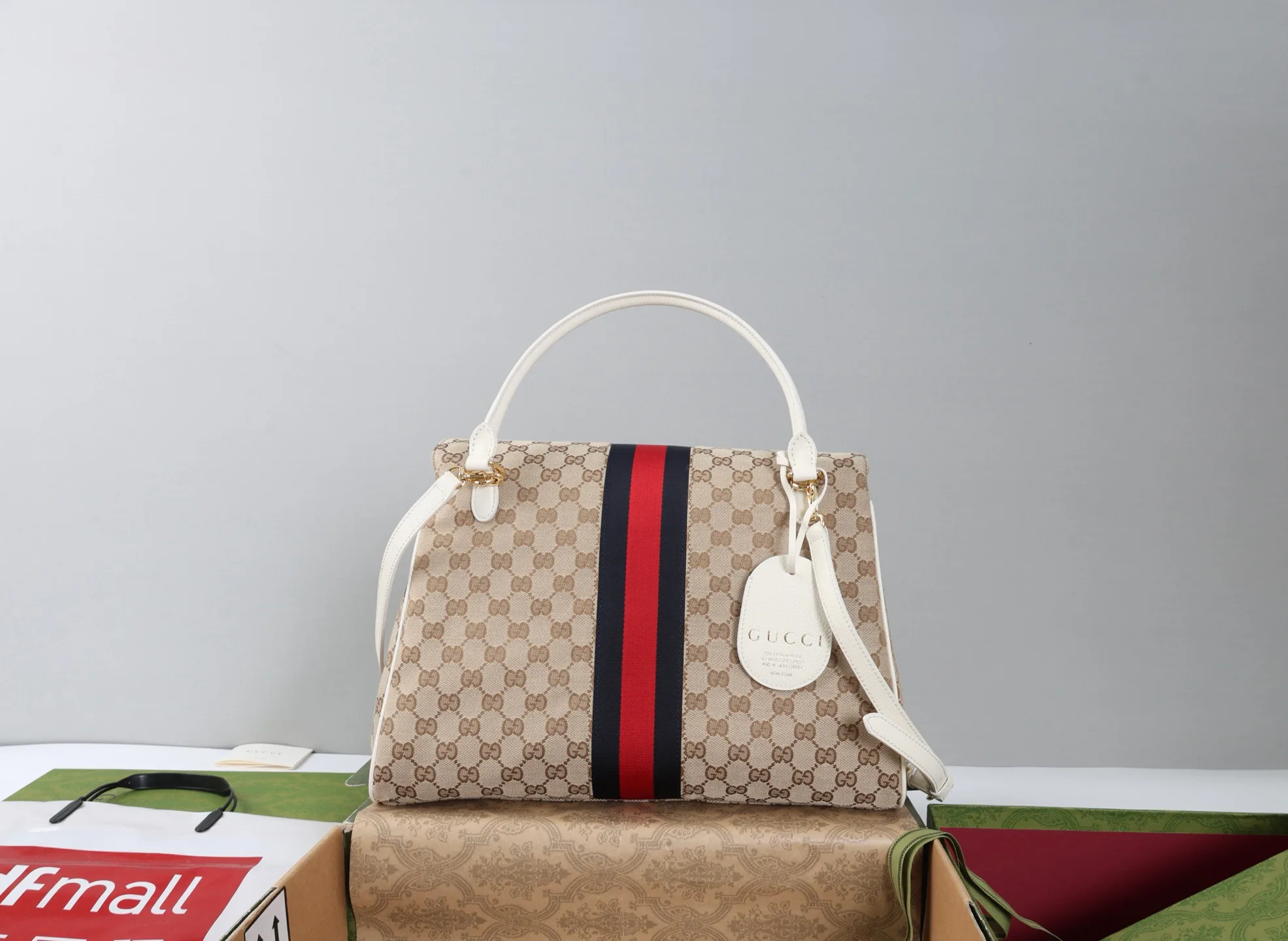 Классические Сумки Женские Gucci 18250578